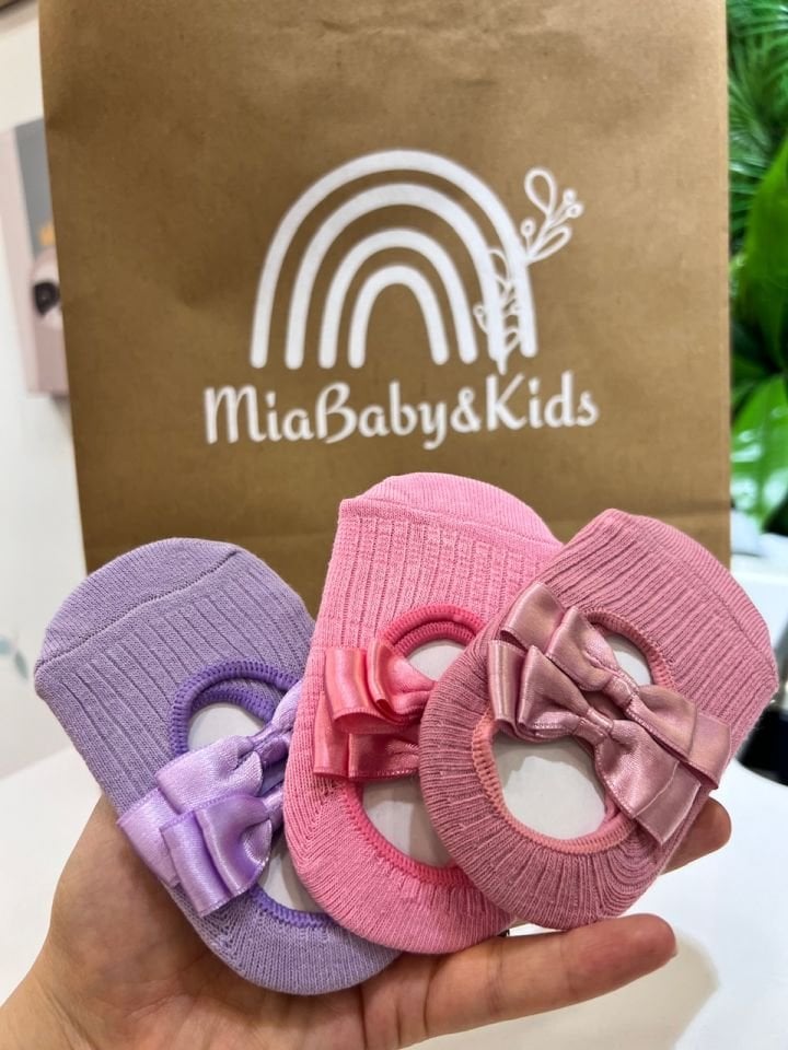 Mia Fiyonklu Çorap
