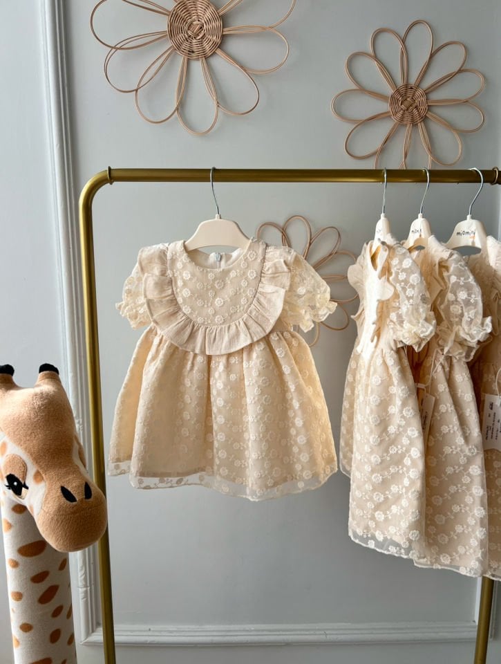 Yeezy Romantik Elbise