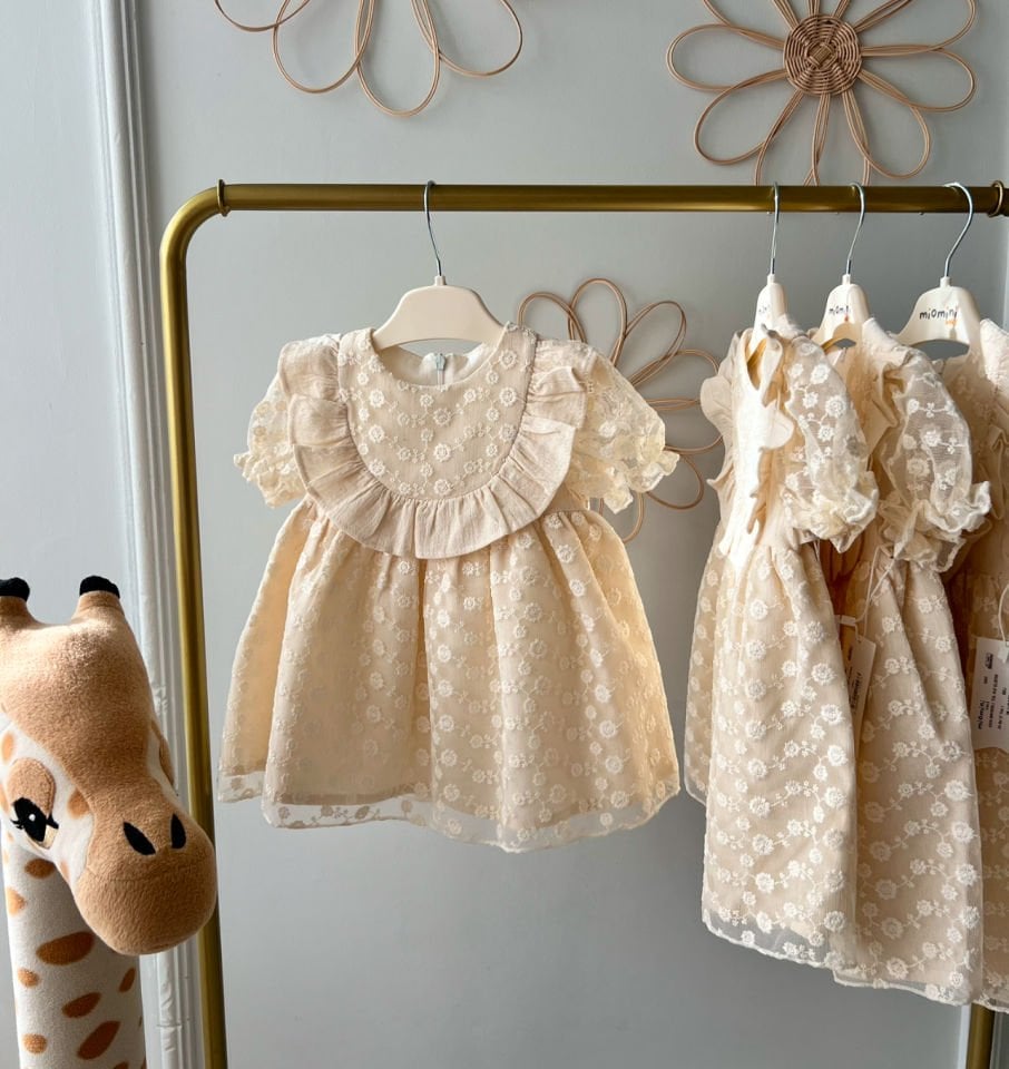 Yeezy Romantik Elbise