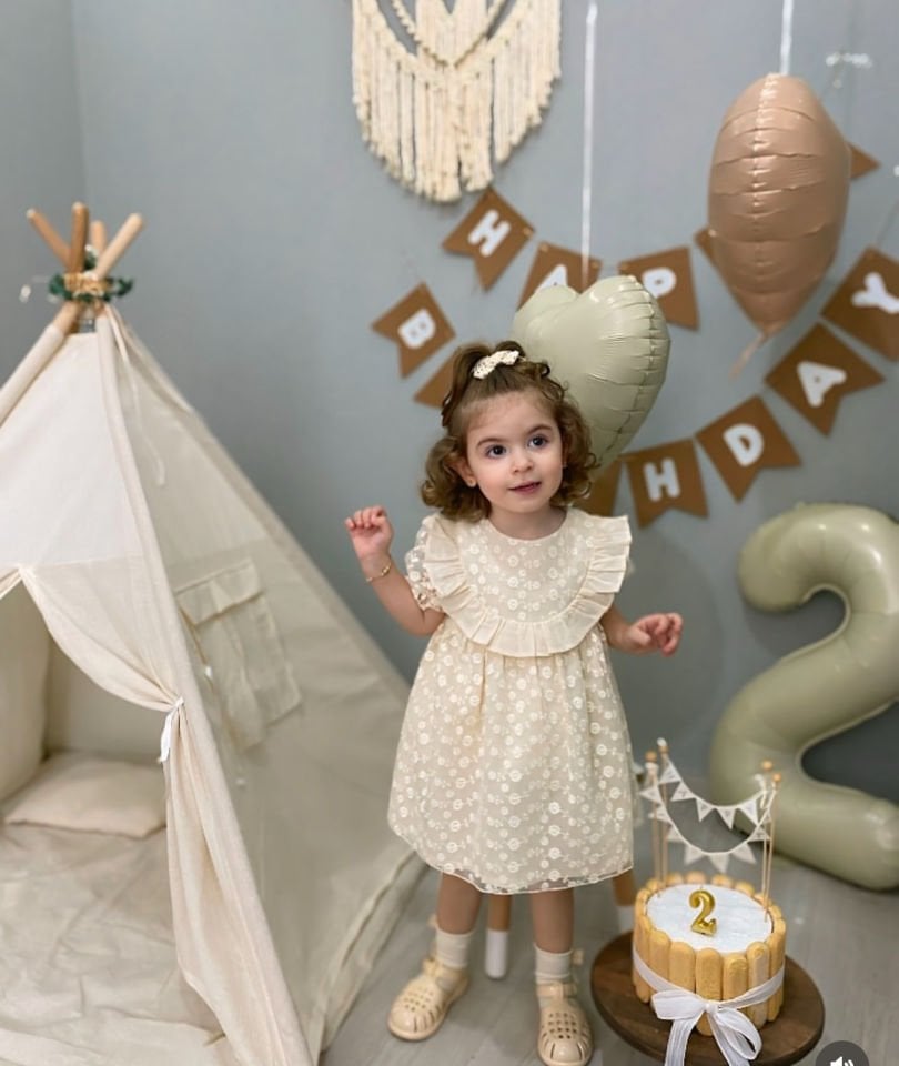 Yeezy Romantik Elbise