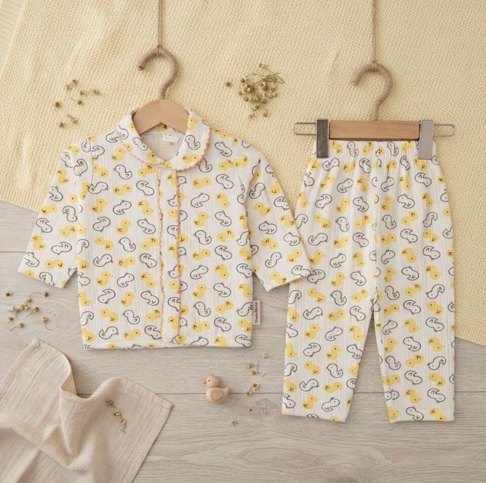Civciv Desenli Pijama Takımı