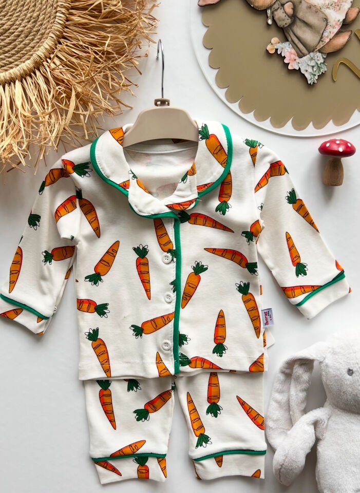 Havuç Baskılı Pijama Takımı